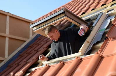 Pose de fenêtres de toit Velux à Estos